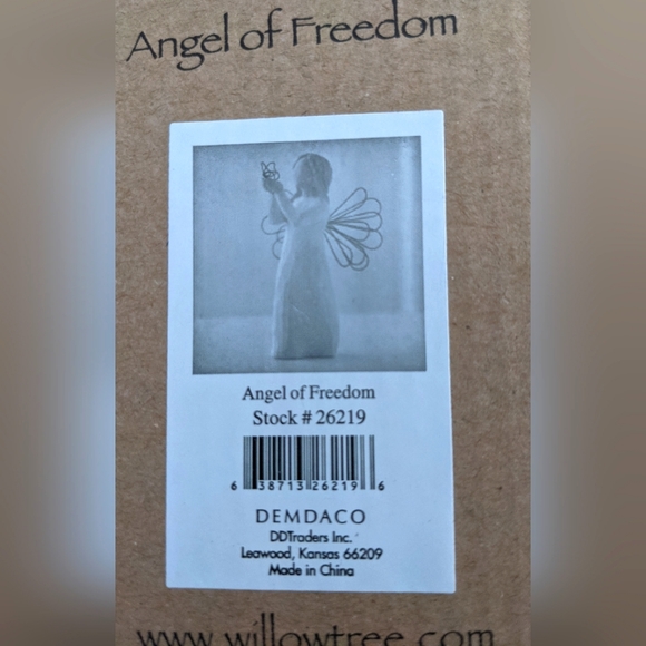 Willow Tree Angel of Freedom with Butterfly, includes box - Picture 1 of 16